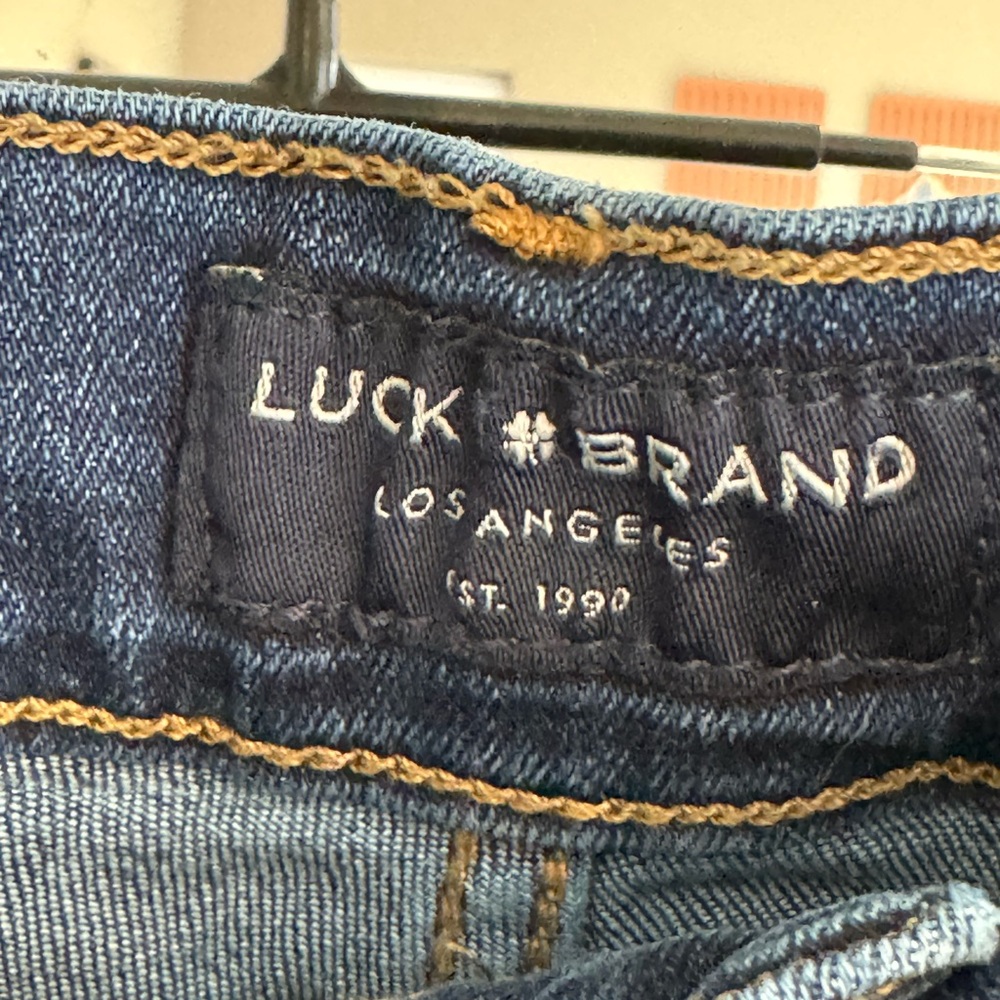 Lucky brand 
Athletic straight 
38/34 - Picture 6 of 7